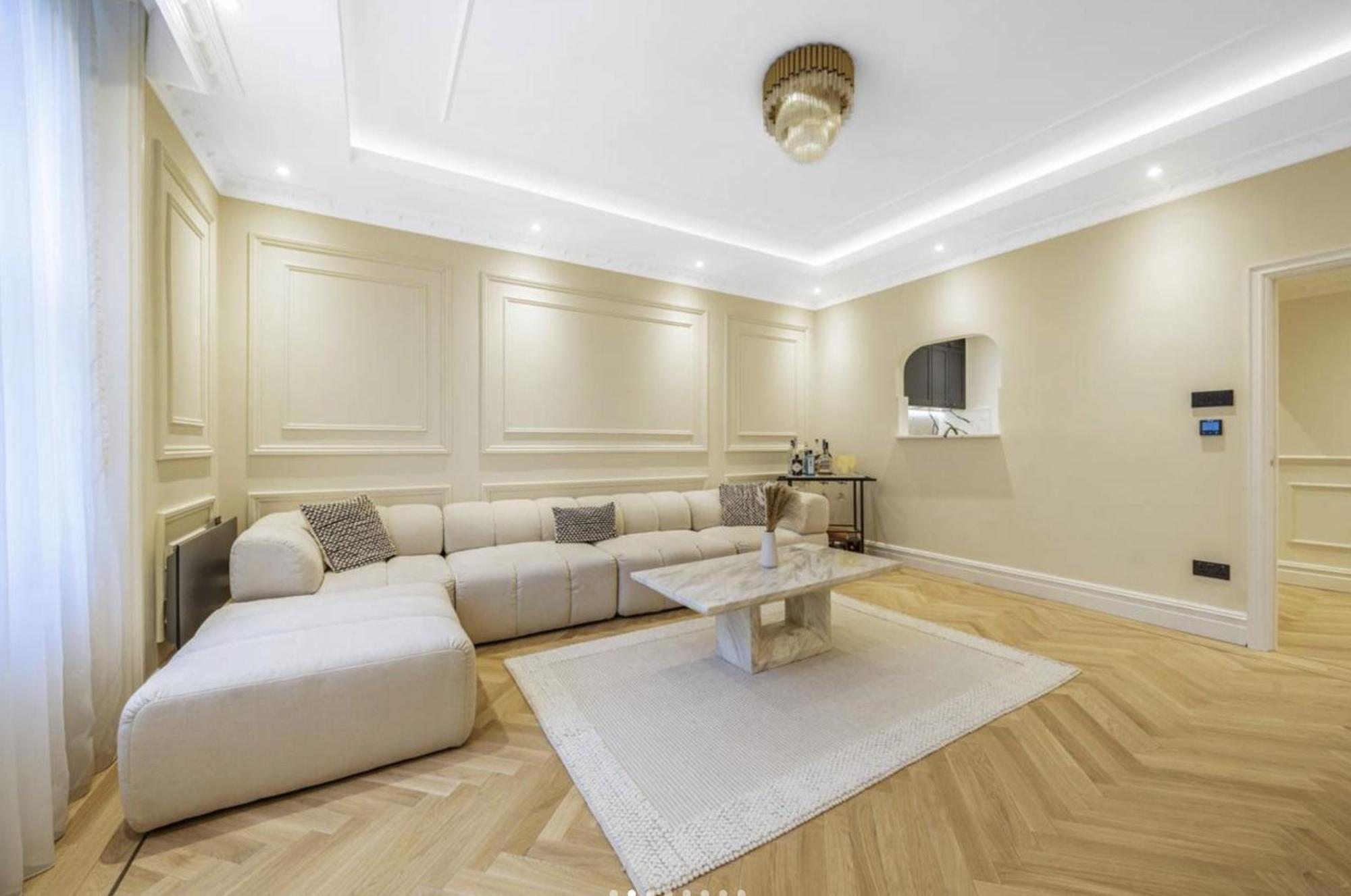 Luxury One-bedroom In Appartement *
